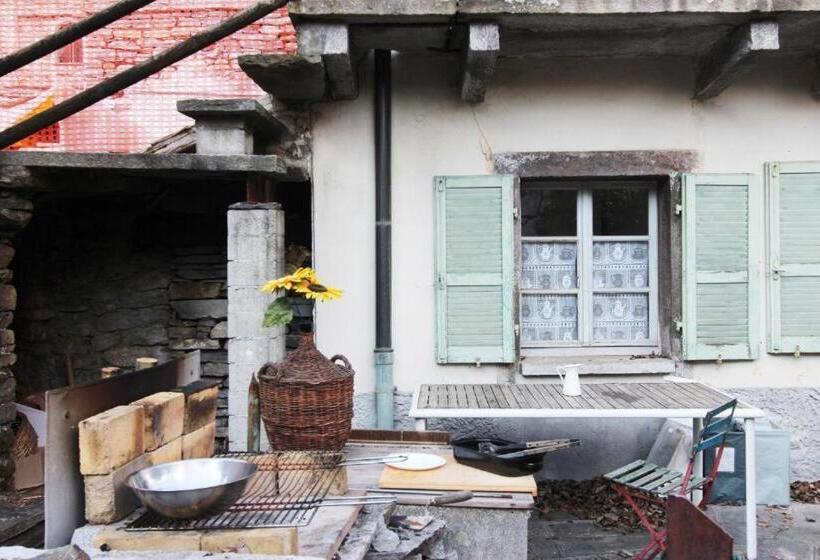 פנסיון Camera In Casa Eva