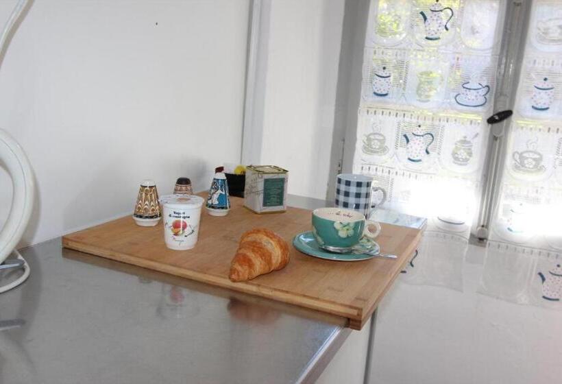 פנסיון Camera In Casa Eva