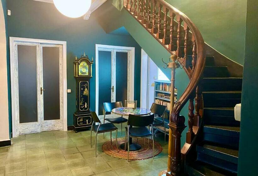 膳宿费 Carmen Guillemot