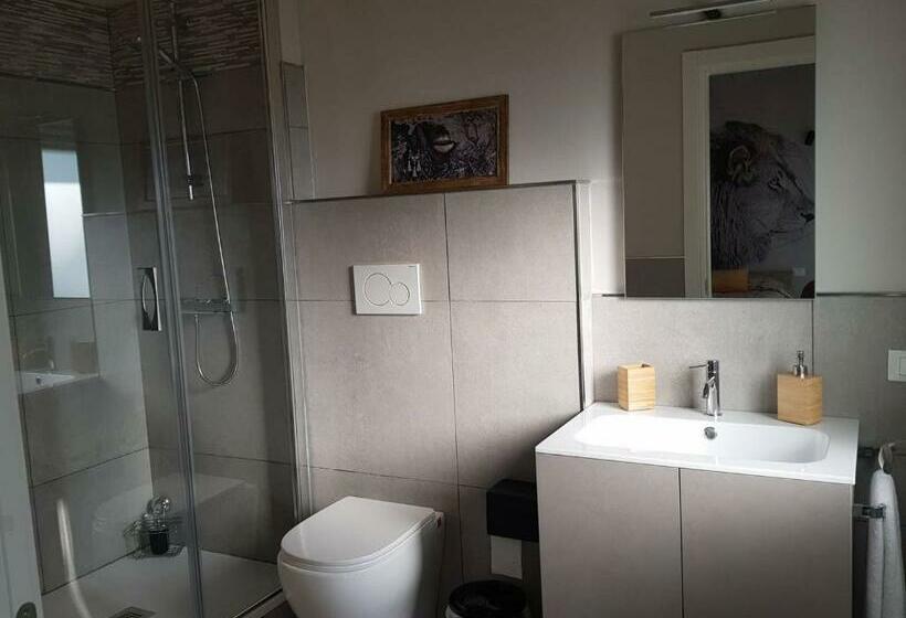 צימר Nyx Lilura Foresteria Lombarda