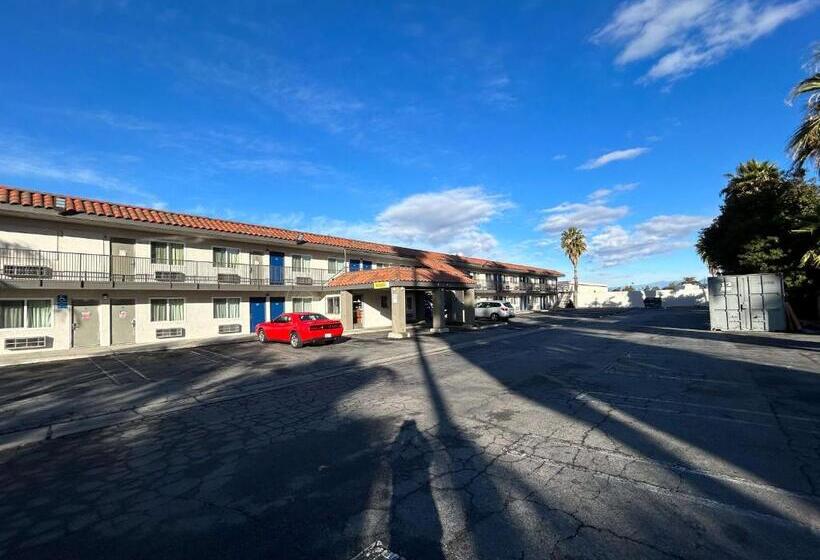 فندق Studio 6 Hemet, Ca