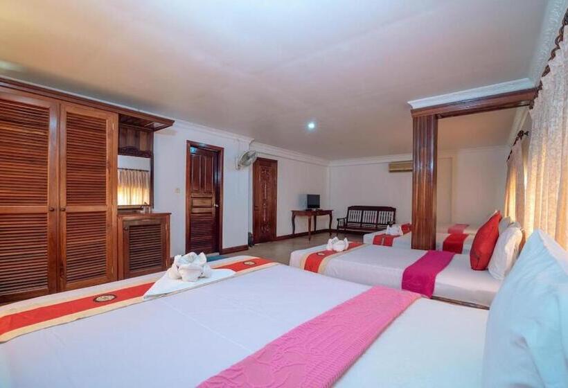 בית מלון כפרי Angkor Indian