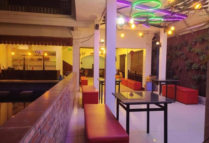 בית מלון כפרי Angkor Indian