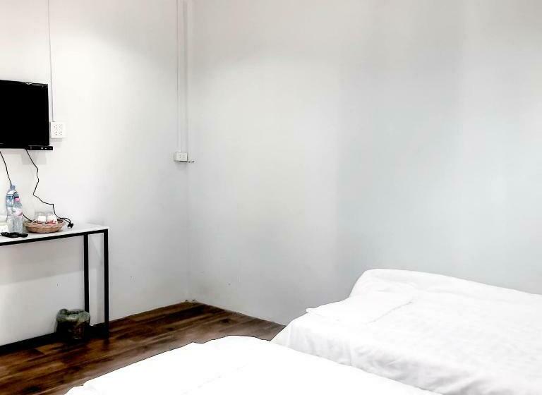 فندق Capital O 75412 V Resort