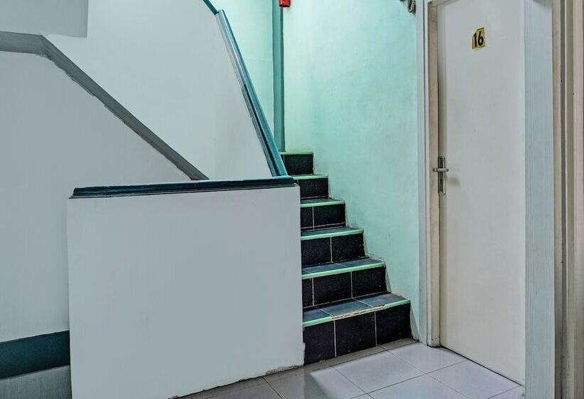 Отель Oyo 91731 Home Stay Elis Cateliya