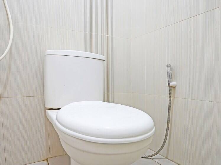 בית מלון כפרי Oyo 91743 Choirul Residence