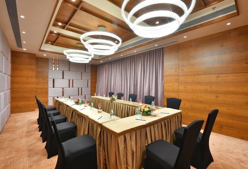 فندق Regenta Fairlark Vadodara