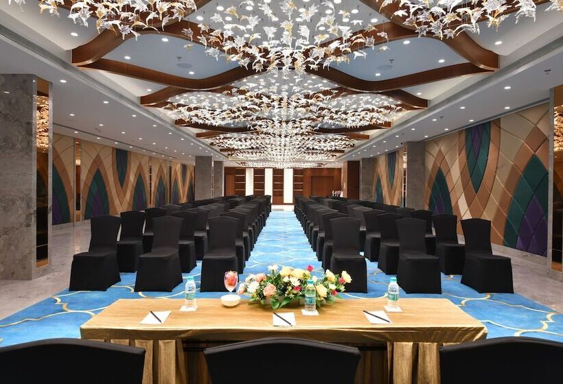 فندق Regenta Fairlark Vadodara