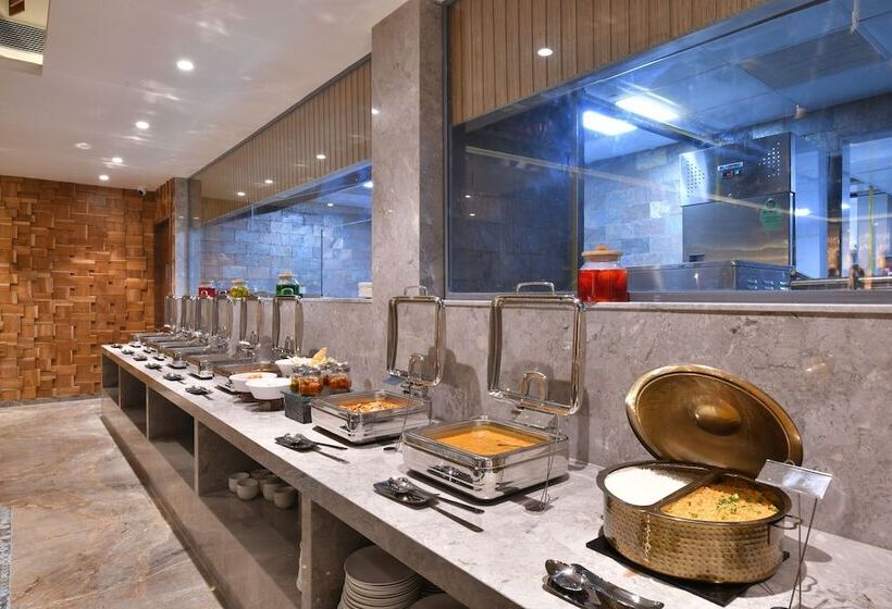 فندق Regenta Fairlark Vadodara