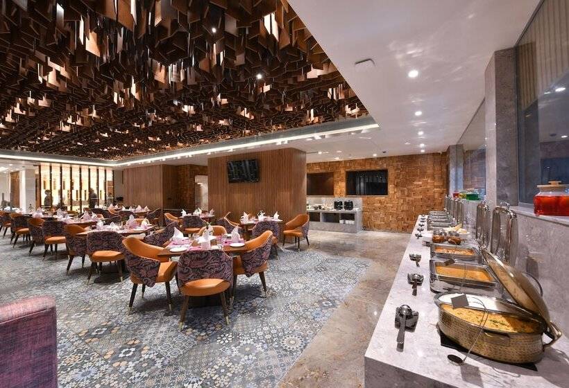 فندق Regenta Fairlark Vadodara