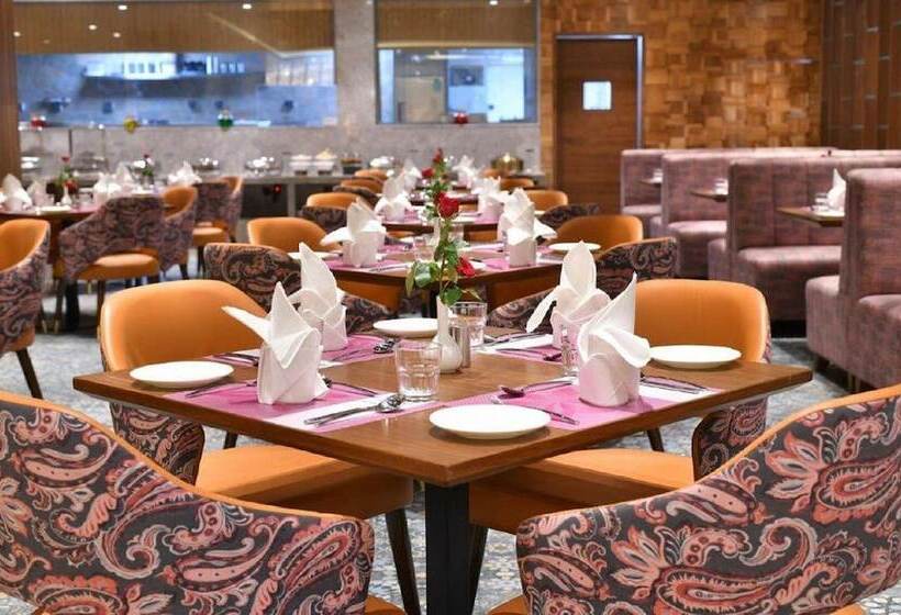 فندق Regenta Fairlark Vadodara