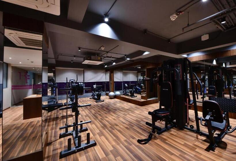 فندق Regenta Fairlark Vadodara