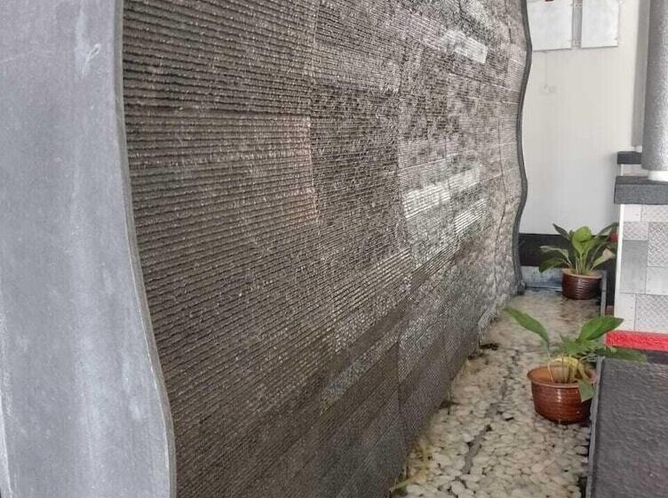 בית מלון כפרי Tunas Resort Port Dickson