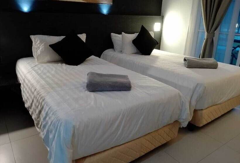 בית מלון כפרי Tunas Resort Port Dickson