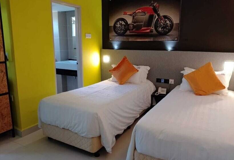 בית מלון כפרי Tunas Resort Port Dickson