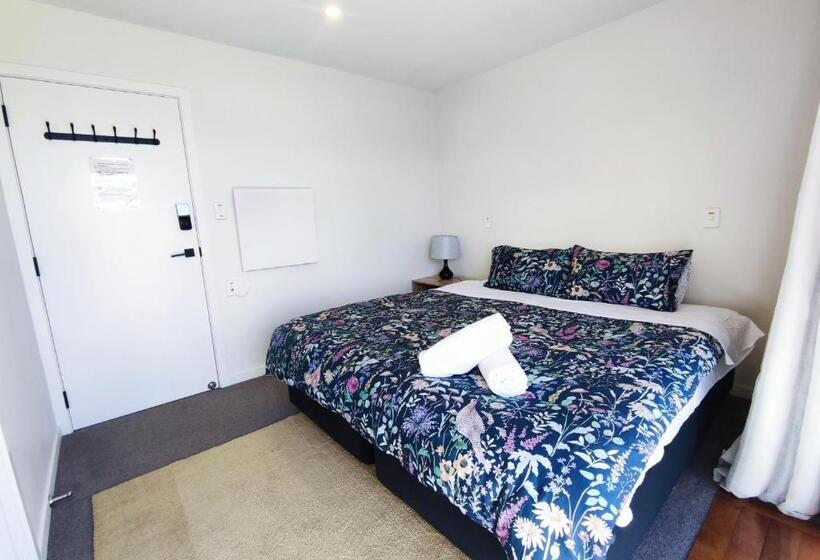 פנסיון Antair Lakeview Lodge
