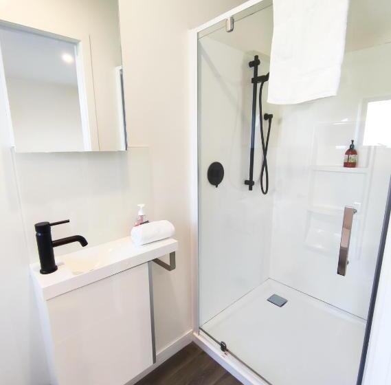 פנסיון Antair Lakeview Lodge