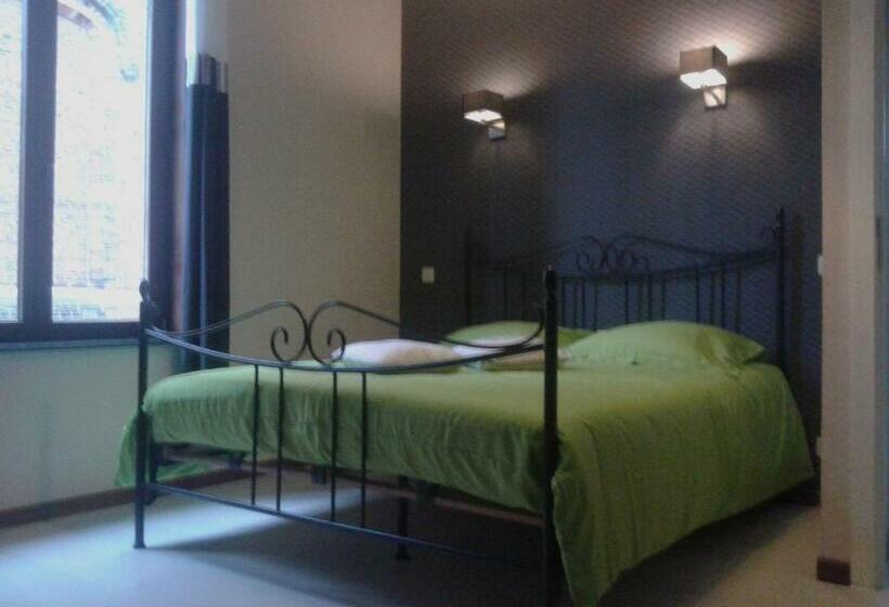 بنسيون The City Jester