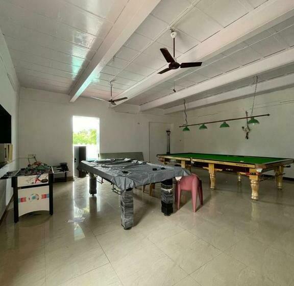 منتجع Kukoos Farm