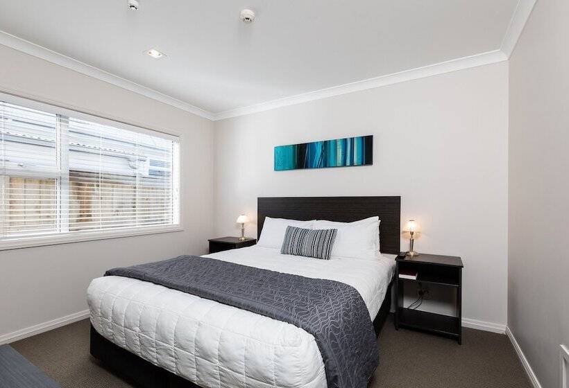 Beach Street Motel Apartments