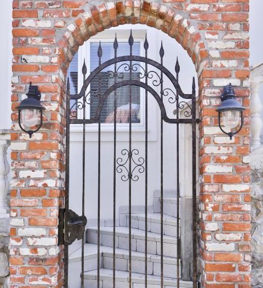 تختخواب و صبحانه Casa Oasa