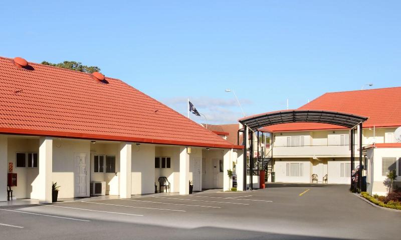 Brougham Heights Motel