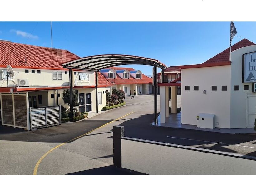 Brougham Heights Motel