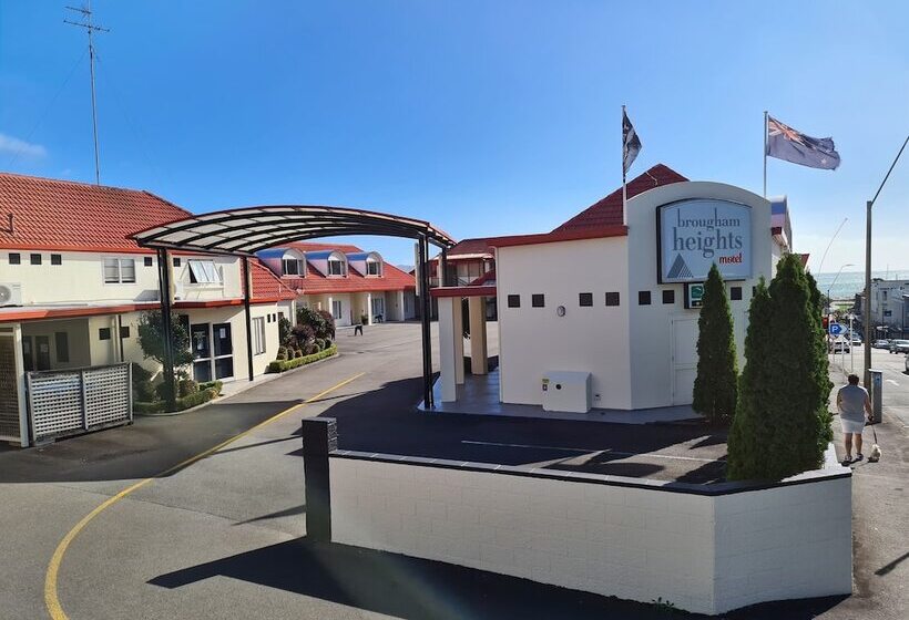 Brougham Heights Motel
