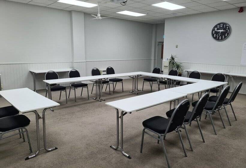 Brougham Heights Motel