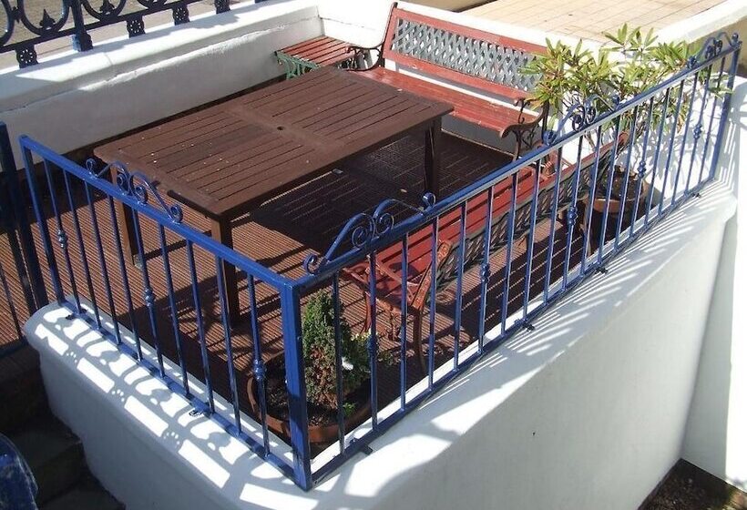 Fern Villa Hotel   Albert Road