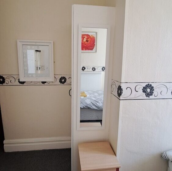 Fern Villa Hotel   Albert Road