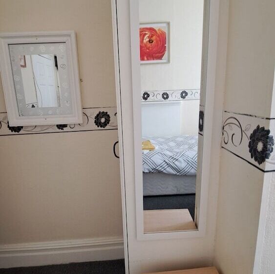 Fern Villa Hotel   Albert Road