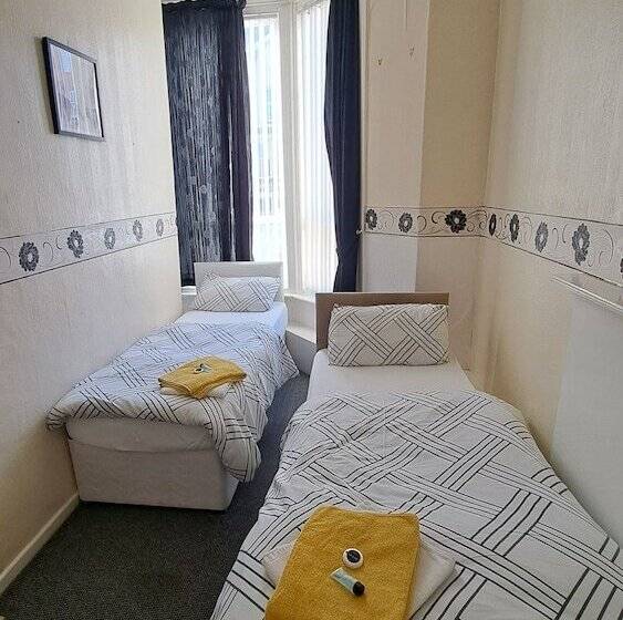 Fern Villa Hotel   Albert Road