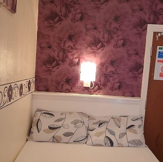 Fern Villa Hotel   Albert Road