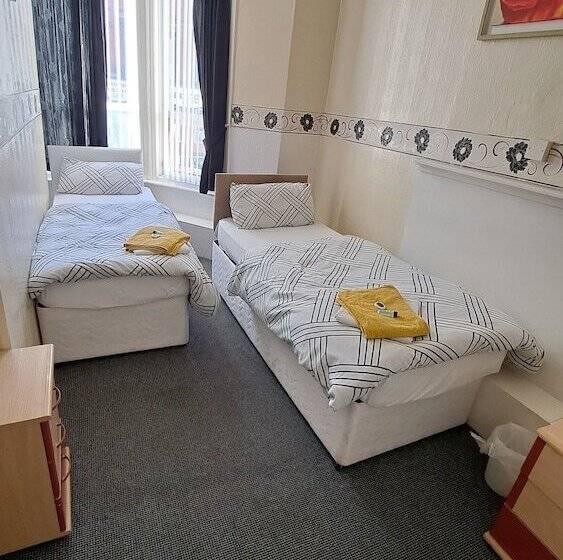 Fern Villa Hotel   Albert Road