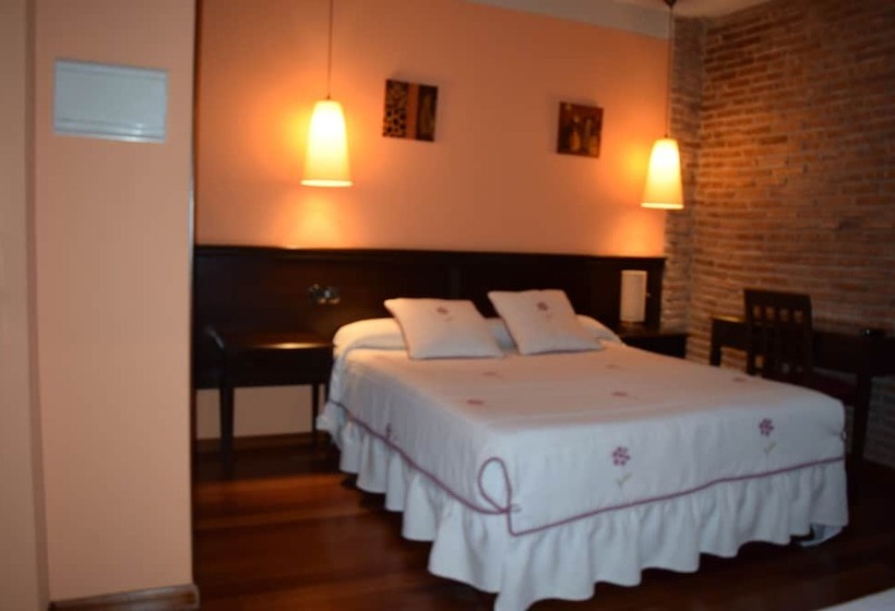 Hospedium Hotel La Fuente