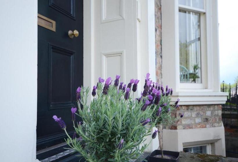 בית מלון כפרי Airden House