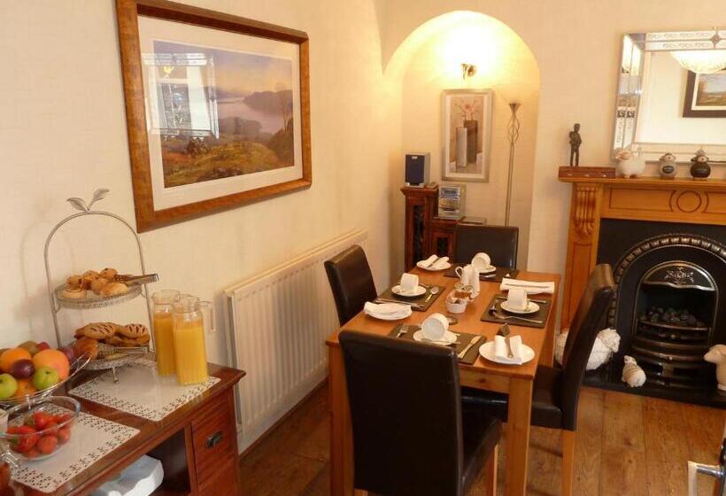 Отель All Seasons Guest House