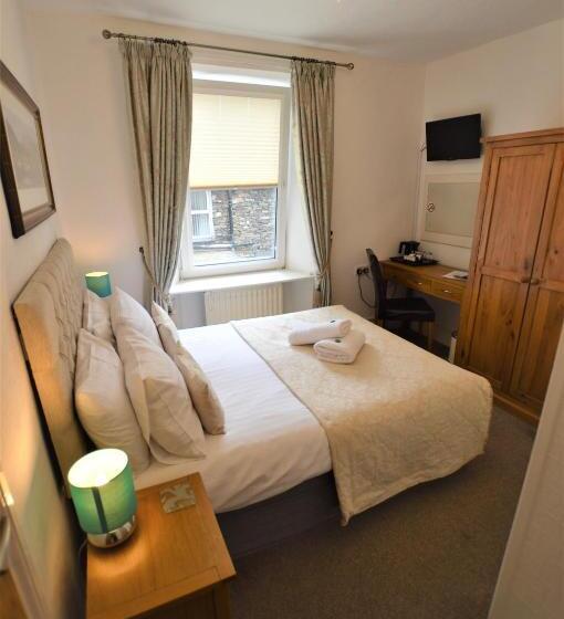 Отель All Seasons Guest House