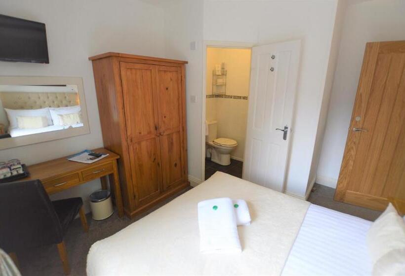 Отель All Seasons Guest House