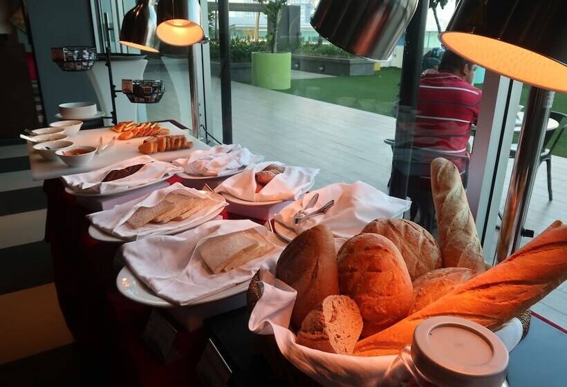 호텔 I City Trademark Collection By Wyndham