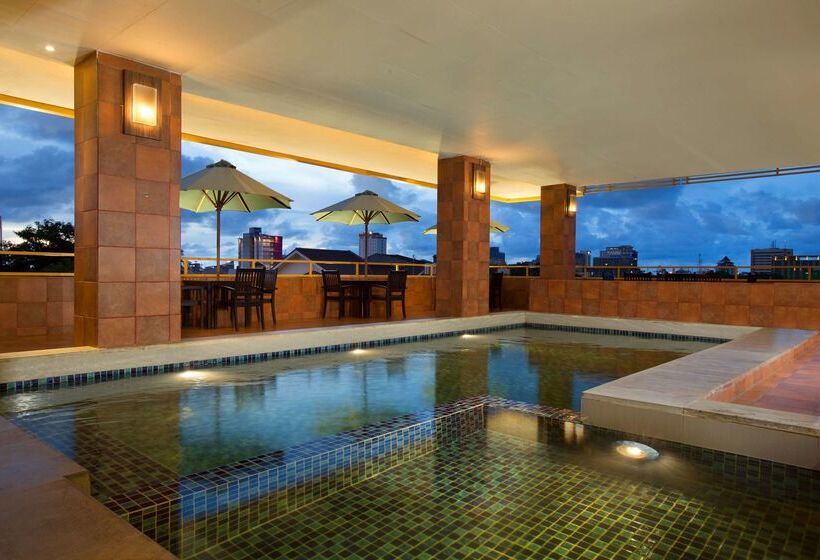 هتل Best Western Plus Makassar Beach