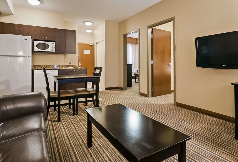 Best Western Plus Peace River Hotel & Suites