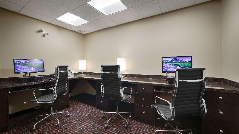 Best Western Plus Peace River Hotel & Suites