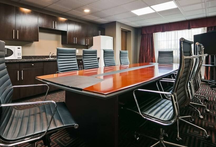 Best Western Plus Peace River Hotel & Suites