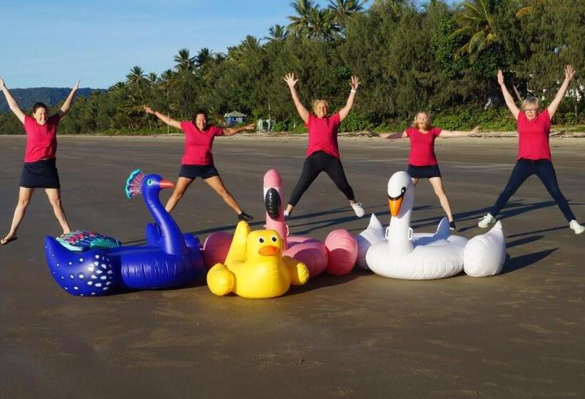 ホテル By The Sea Port Douglas