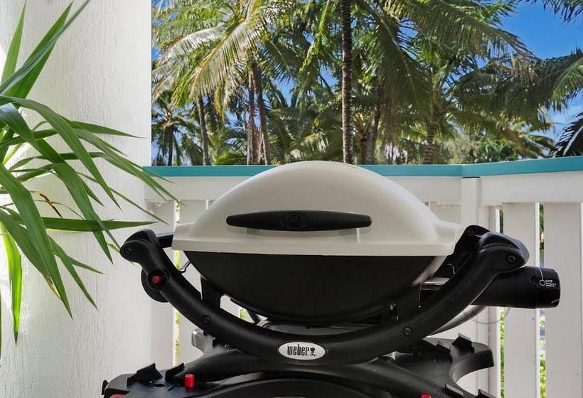 ホテル By The Sea Port Douglas