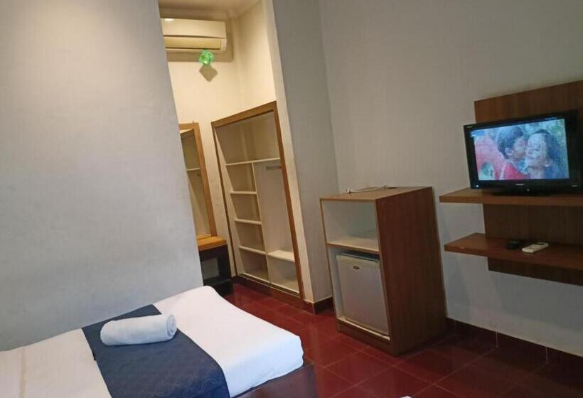 酒店 Catur Adi Putra