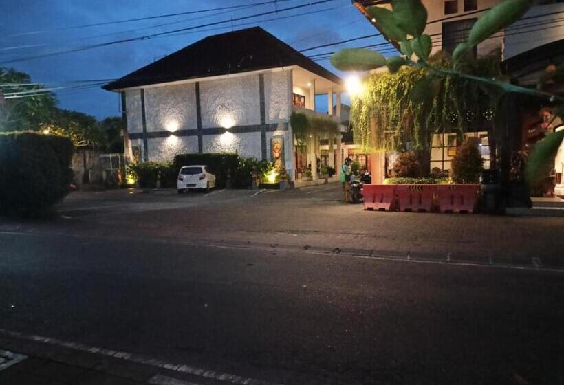 호텔 Catur Adi Putra