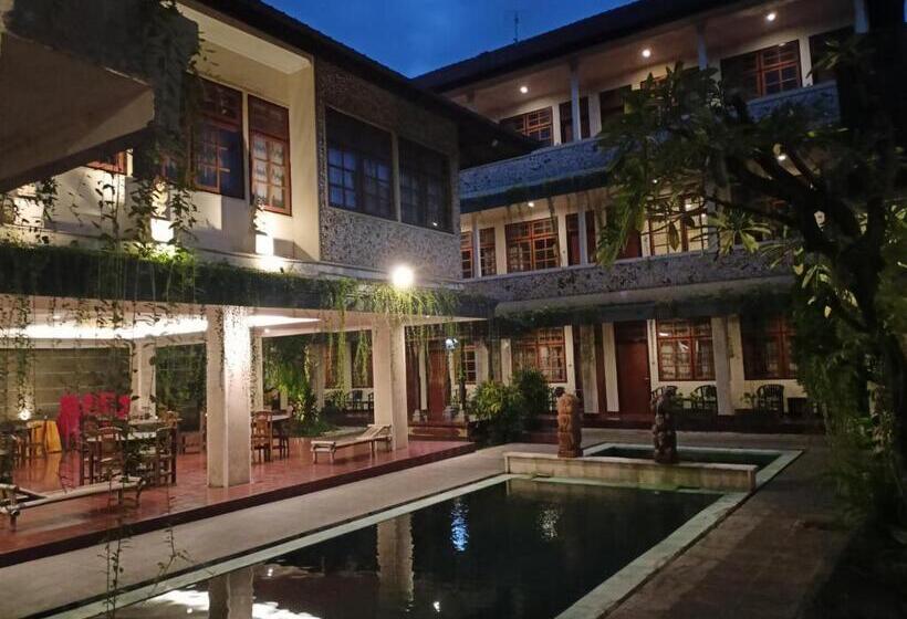 酒店 Catur Adi Putra